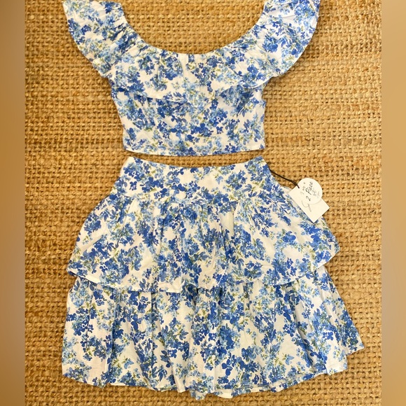 Matching set! Skirt & top with optional for sleeves or bandeau - Picture 1 of 1